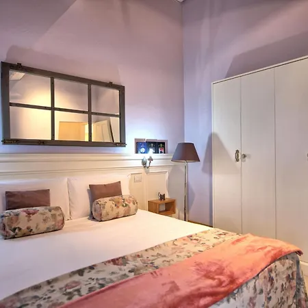 Willa Tenuta Lonciano By Posarellivillas