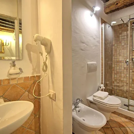 Willa Tenuta Lonciano By Posarellivillas